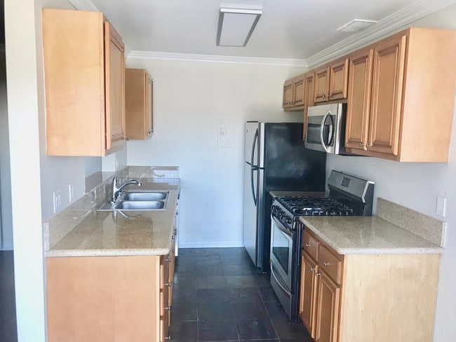 Building Photo - 3842 Prospect Ave