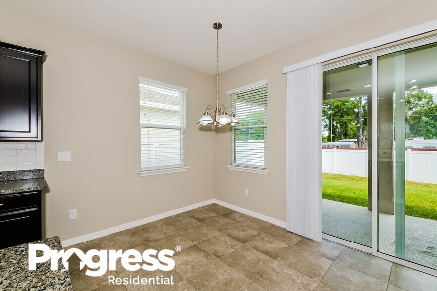 Building Photo - 10606 Scenic Hollow Dr