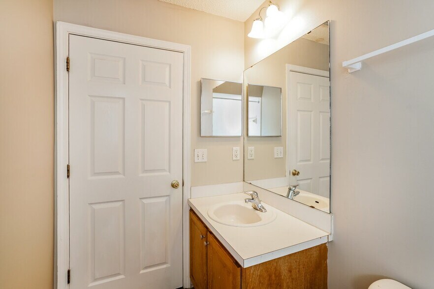 Building Photo - 3095 Seth Dr