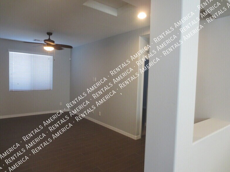 Building Photo - 3636 E Lodgepole Dr