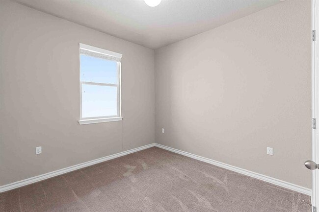 Building Photo - 11724 Saddle Rock Dr