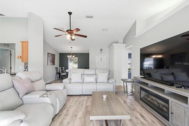 Building Photo - 24 Radcliffe Dr