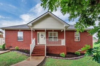 Building Photo - 2029 Sunday Silence Dr