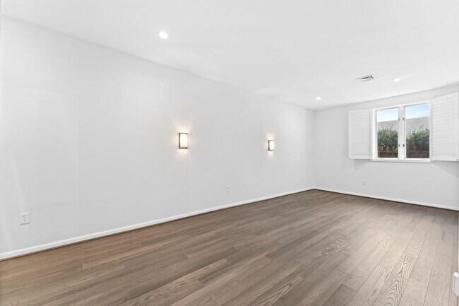 Building Photo - 75 LIBERTY Ave