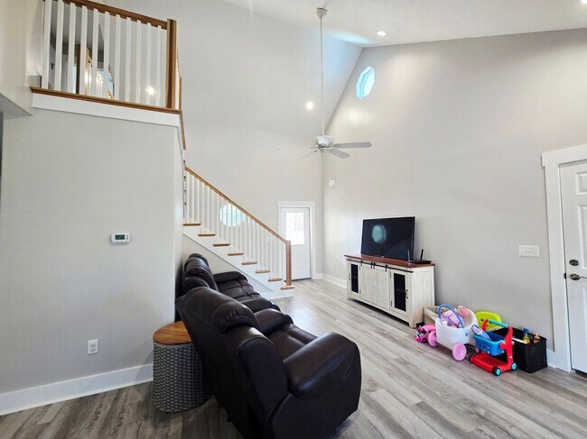 Building Photo - 143 Shallow Reed Dr