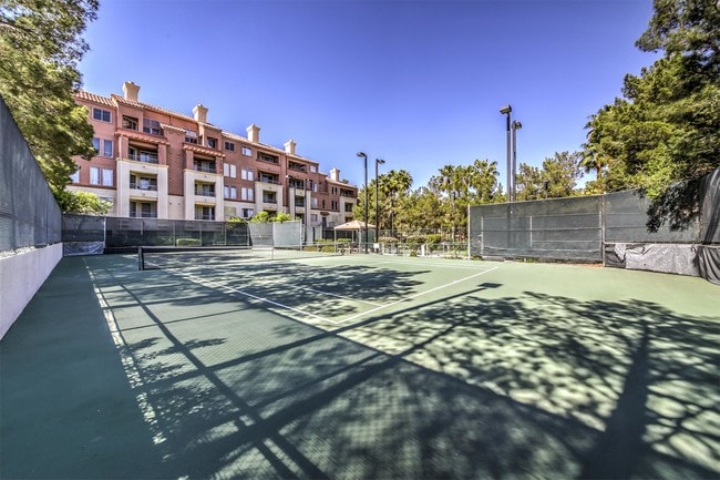 Building Photo - 210 E Flamingo Rd