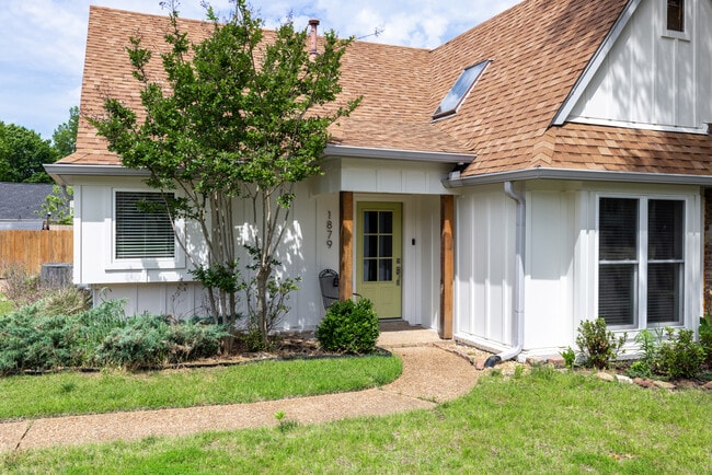 Building Photo - 1879 Corbin Rd