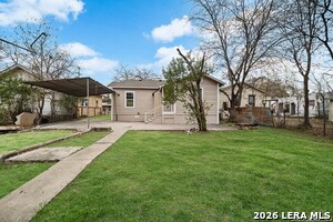 Building Photo - 2619 E Houston St