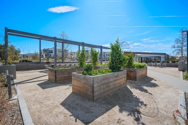 Building Photo - 27233 W Red Willow Ct