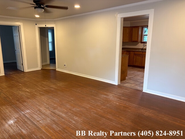Building Photo - 1200 S Atlanta Pl