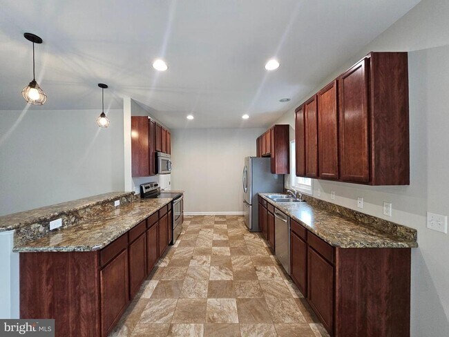 Building Photo - 270 Waterway Dr