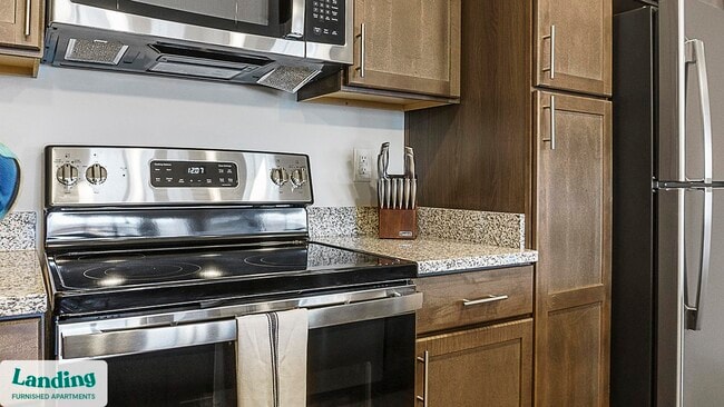 Building Photo - 9906 Runway Dr