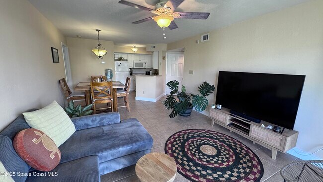 Building Photo - 1841 Island Club Dr