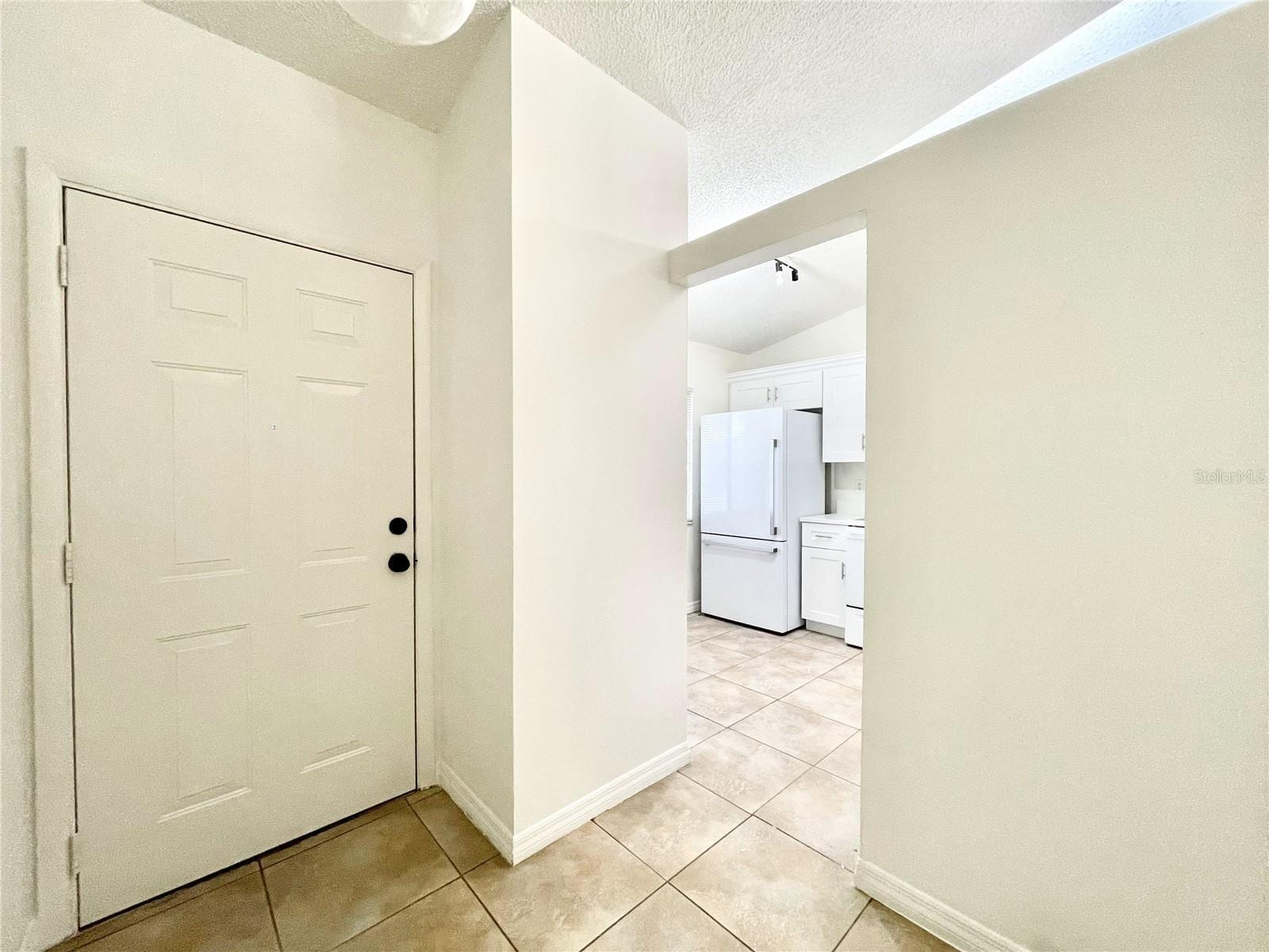 Building Photo - 9816 River Crest Ct