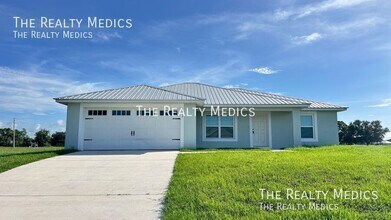 Building Photo - 8833 Hampshire Dr