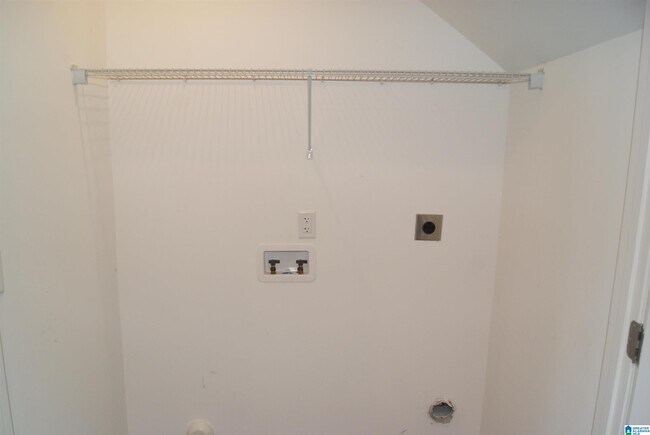 Building Photo - 533 Savannah St
