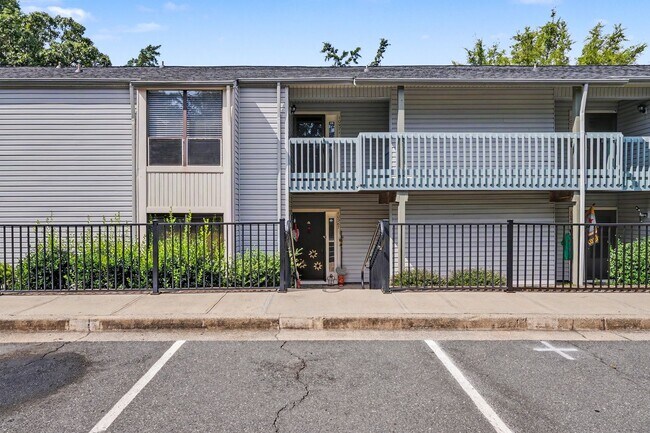 Building Photo - 10971 Harrowfield Rd