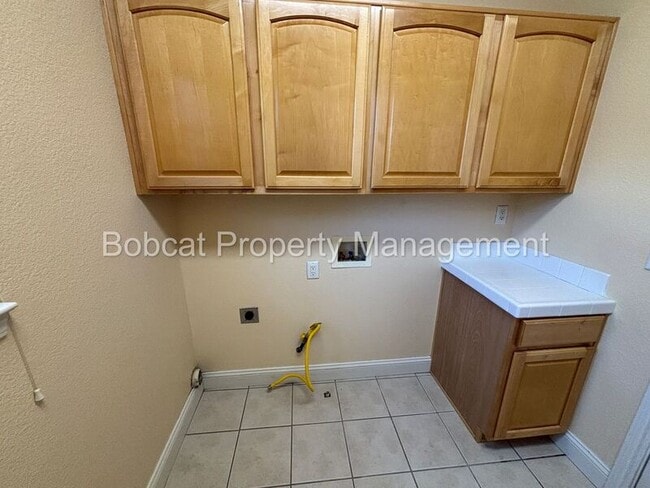 Building Photo - 1231 Flintwood Dr