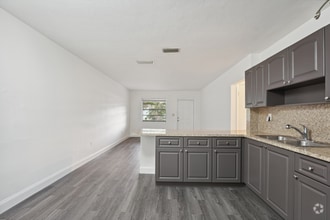 Building Photo - 6144 SW 30th St