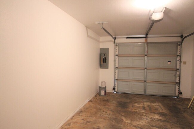 Building Photo - Available - Charming 2-bedroom, 2.5-bath townhome