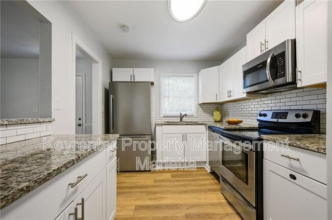 Building Photo - 1056 Azalea Cir NE