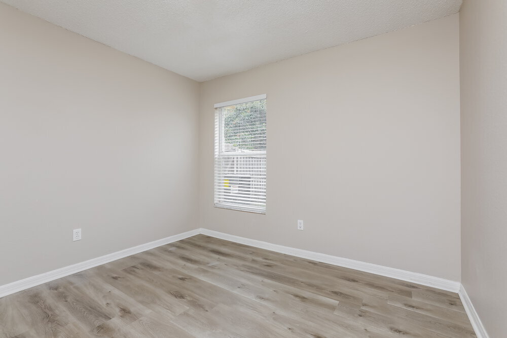 Building Photo - 8129 Cloverglen Cir
