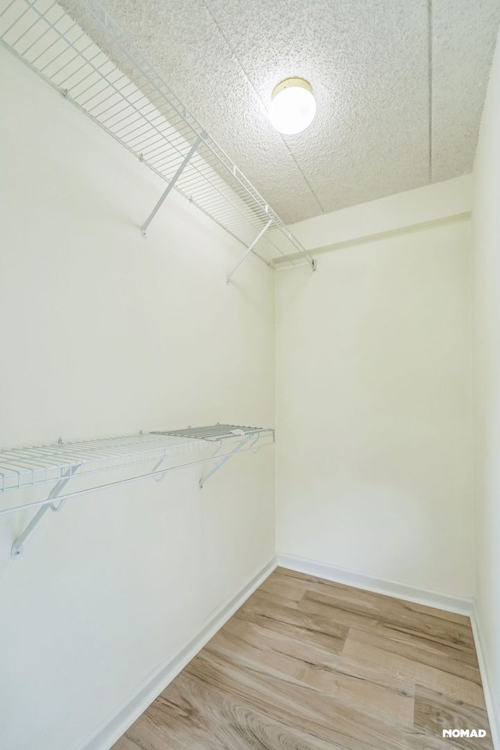 Building Photo - 505 Deer Run