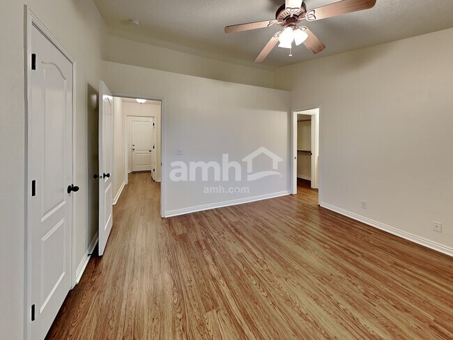 Building Photo - 1845 N Pingo Ave
