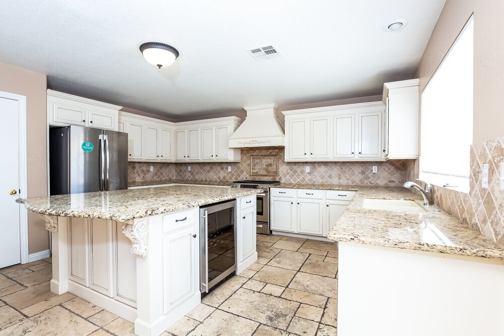 Building Photo - 2205 Royal Caribbean Ave