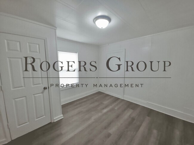 Building Photo - ***$500 Rent Credit Special*** - Homes for rent in Henderson NC - 471 Pettigrew Street - Schedule...