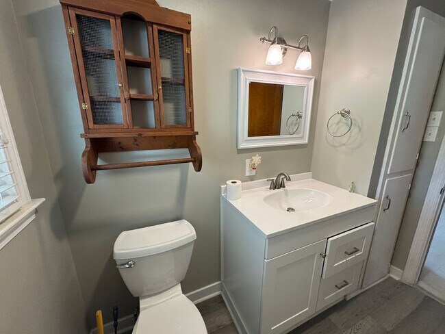 Building Photo - Available to Show