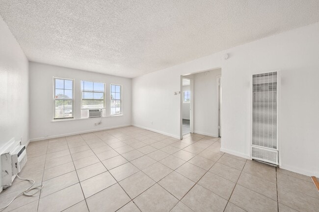 Building Photo - 6044 Marysville Blvd