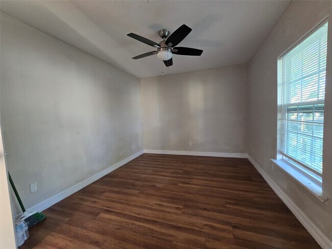 Building Photo - 19736 Dunbar Ave