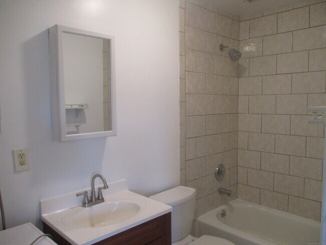 Building Photo - 29 Van Buren Ave