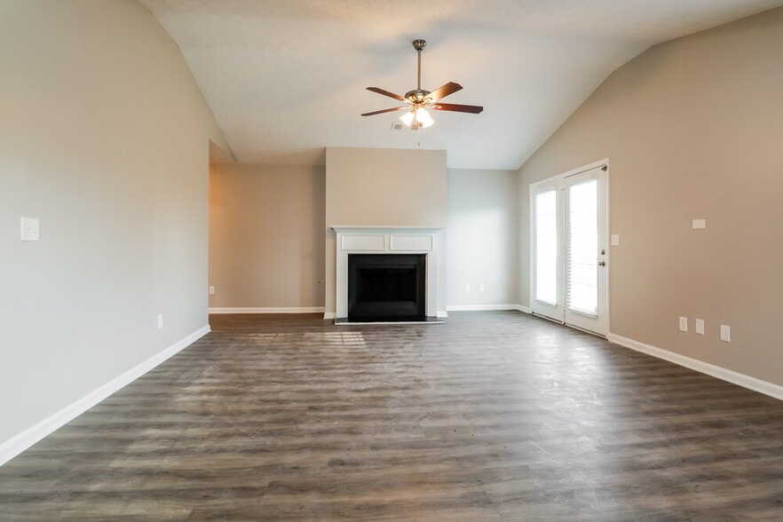 Building Photo - 1385 Lafayette Square