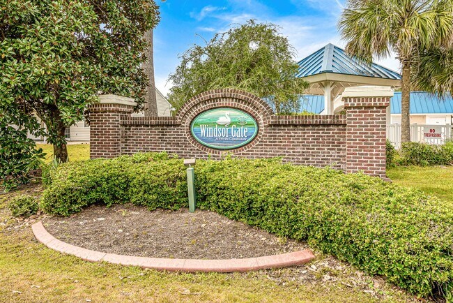 Building Photo - 3574 Evergreen Way