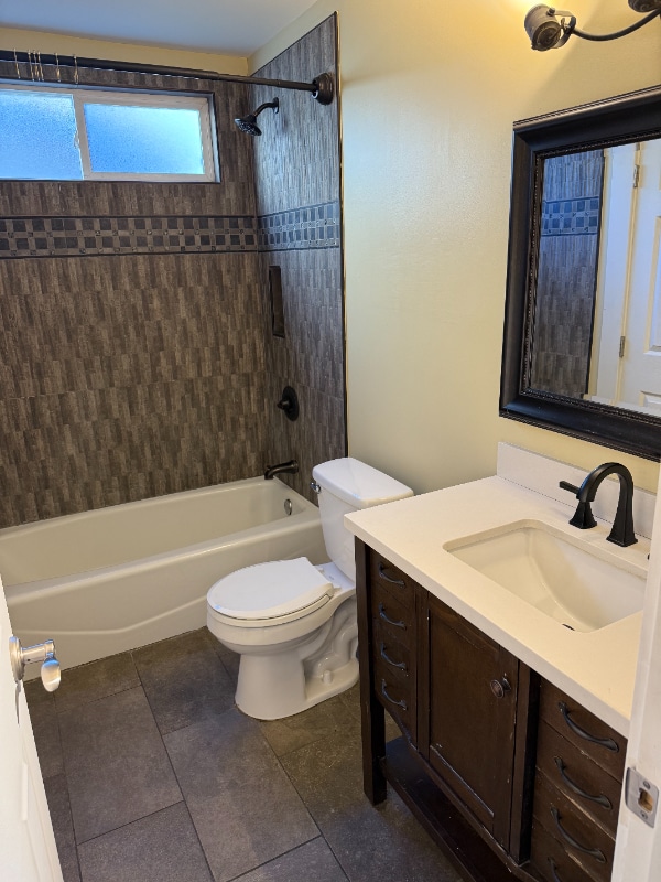 Building Photo - 486 Waskow Dr