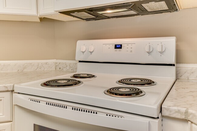 Building Photo - 208 Stonington Dr
