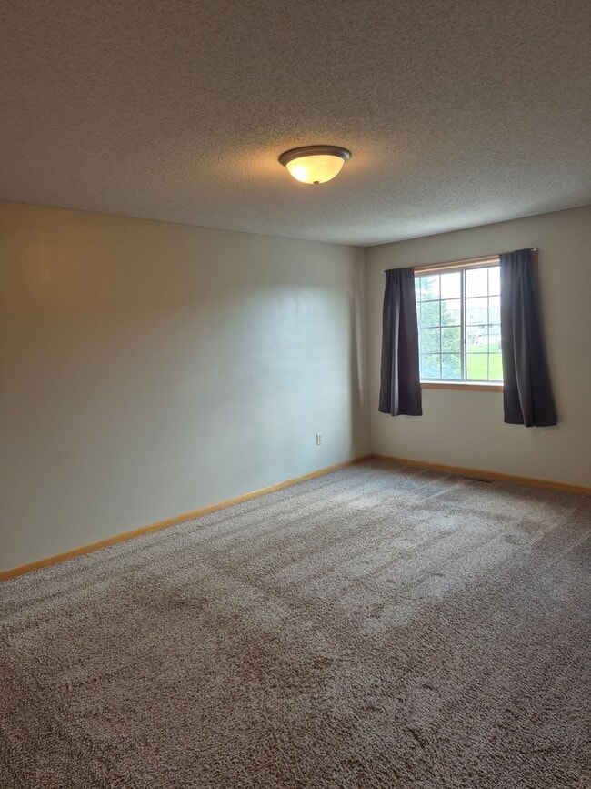 Building Photo - 13174 Meadowood Curve