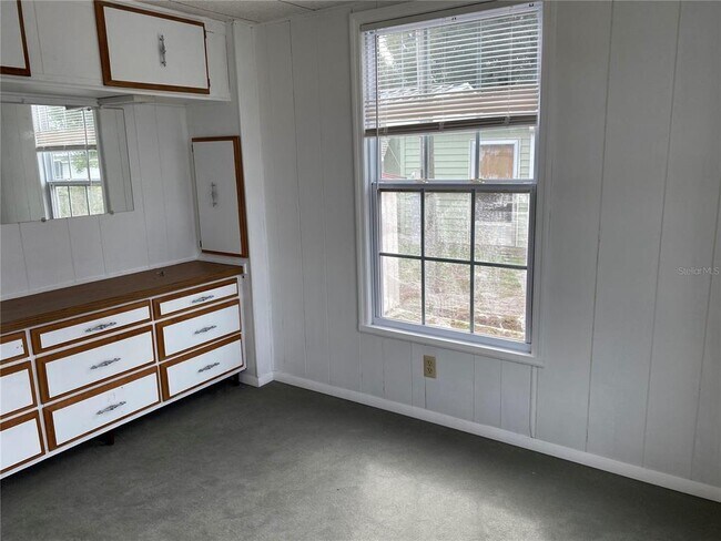 Building Photo - 26143 Rose Ln