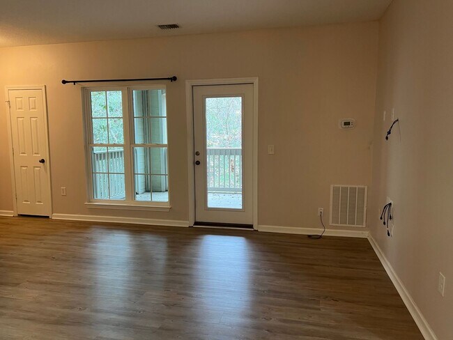 Building Photo - Lovely Condo with Updated Bathrooms and Private View - Summer House