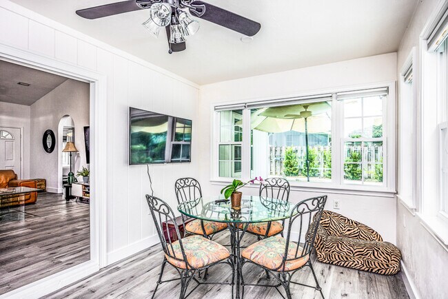 Building Photo - 4726 NW 27 Pl