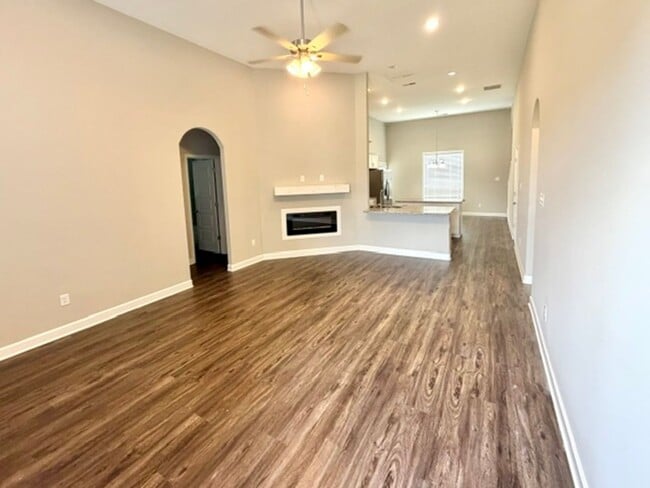 Building Photo - WindstoneEstateDr8750