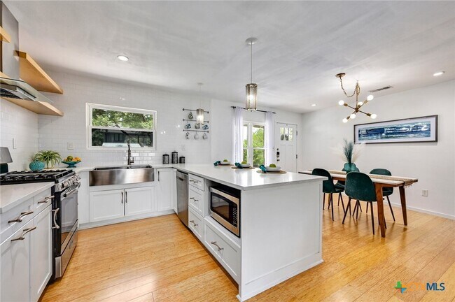 Building Photo - 403 Krebs Ln