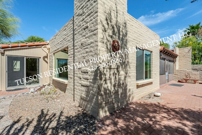 Building Photo - 5084 N Camino Del Lazo