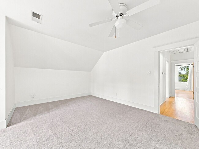 Building Photo - 640 Columbine St