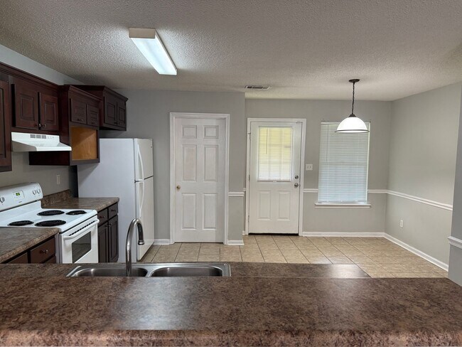 Building Photo - 2510 Barnesdale Wy