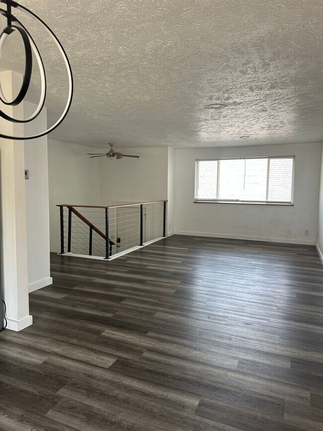 Primary Photo - 4905 - York Duplex