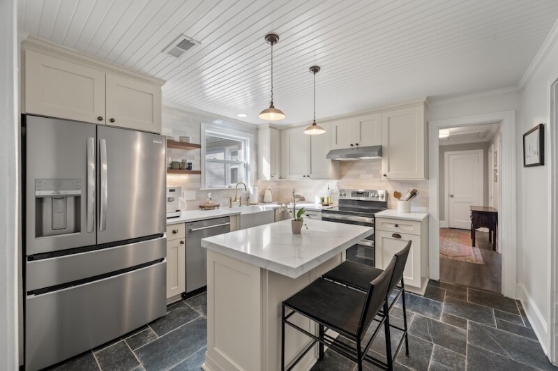 Building Photo - 1 Paula Dr