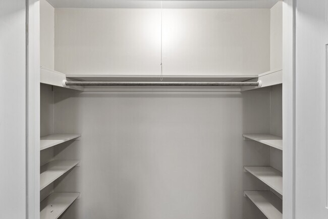 Building Photo - 1519 Everitt St